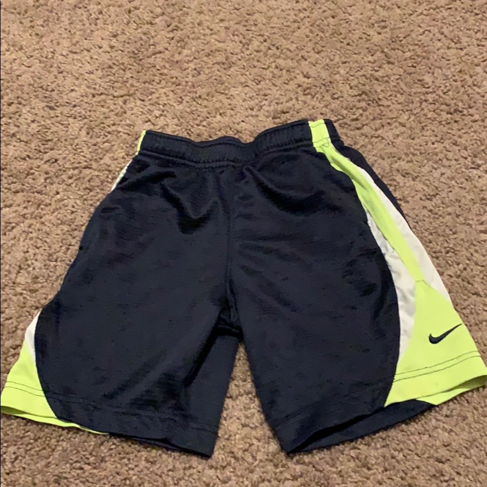 Boys Nike shorts size 6 read description
